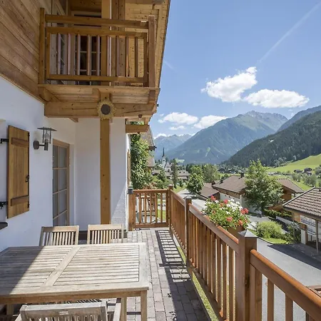 Chalet Quiet With Sauna In Koenigsleiten Wald im Pinzgau