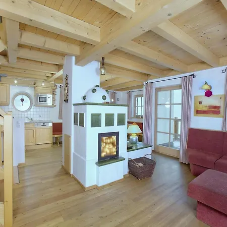 Chalet Quiet With Sauna In Koenigsleiten