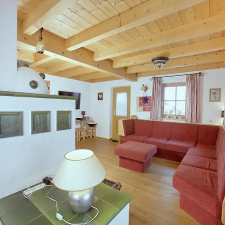 Chalet Quiet With Sauna In Koenigsleiten Wald im Pinzgau