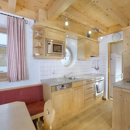 Quiet With Sauna In Koenigsleiten * Wald im Pinzgau